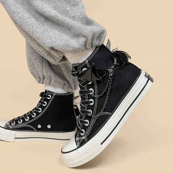 Bat Wings Spiked Canvas Shoes - Vedlit