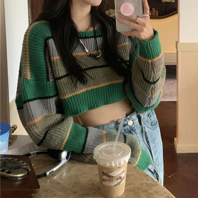 Grunge Aesthetic Crop Sweater - Vedlit