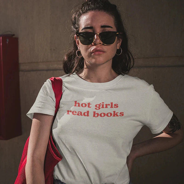 Hot Girls Read Books Tee - Vedlit