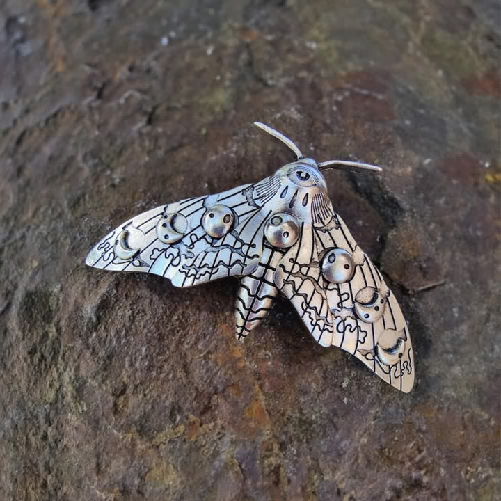 Gothic Evil Eye Moth Hair Clip - Vedlit