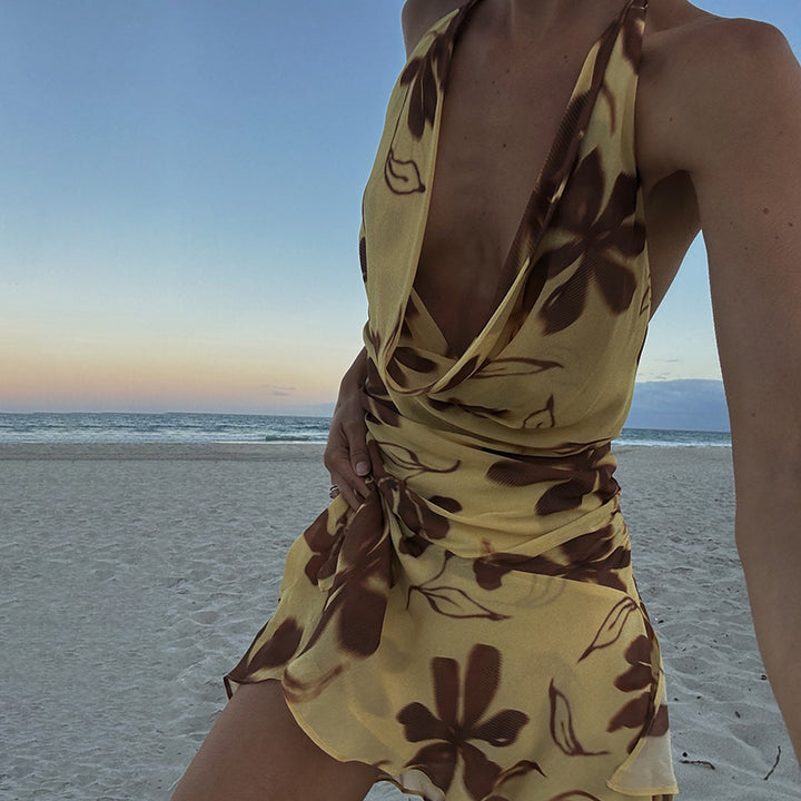 Retro Floral Halter Mini Dress with Open Back - Vedlit