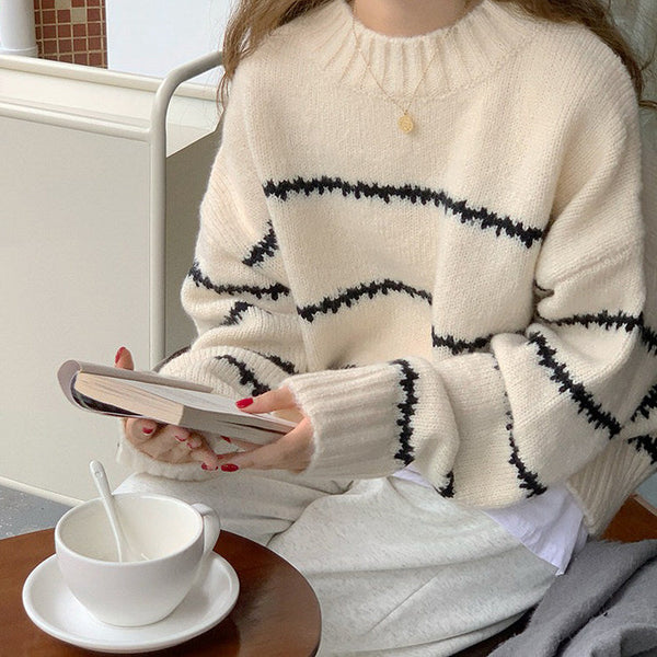 Minimalist Aesthetic Striped Sweater - Vedlit