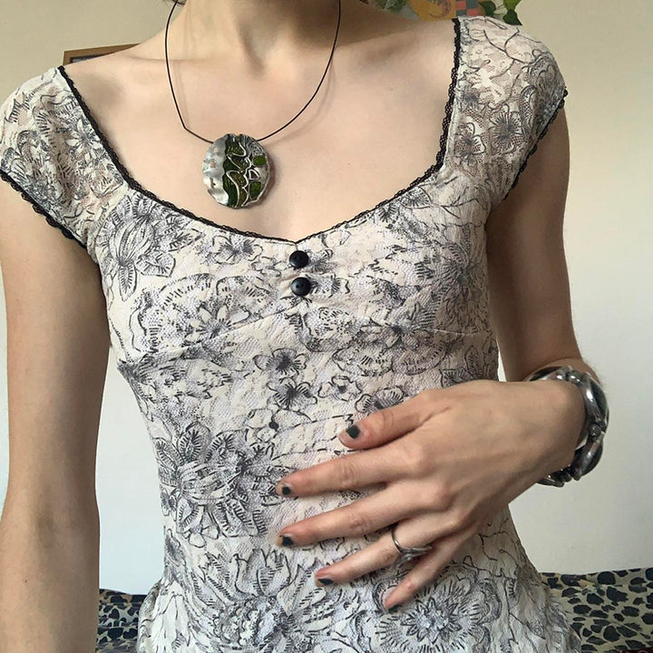 Vintage Lace Floral Cap Sleeve Top with Button Detail - Vedlit